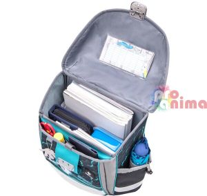 ергономична раница за момче тип "кутия"