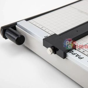 Гилотина за хартия A4